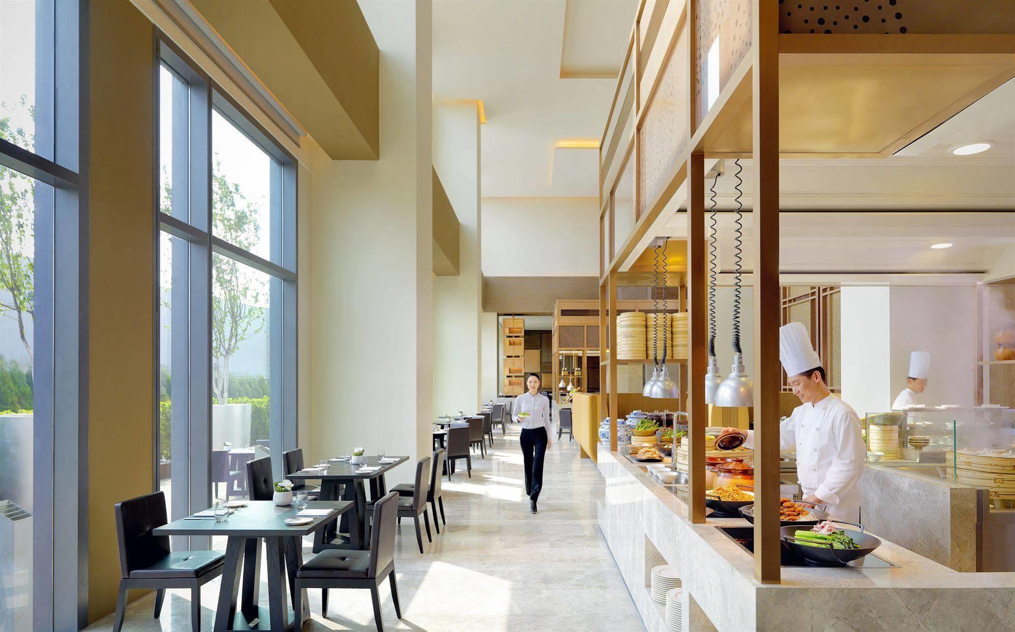 Hyatt Regency Tianjin East Hotell Exteriör bild